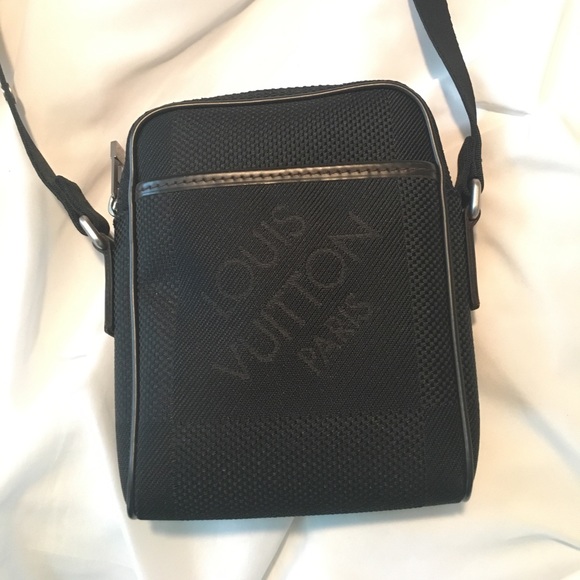 🎉HP LOUIS Vuitton canvas messenger NEW UNISEX - Picture 8 of 8