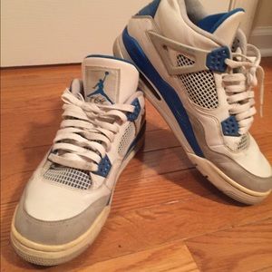 Jordan 4's Military Blues