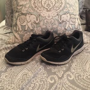 Nike (Running) Dynamic Support