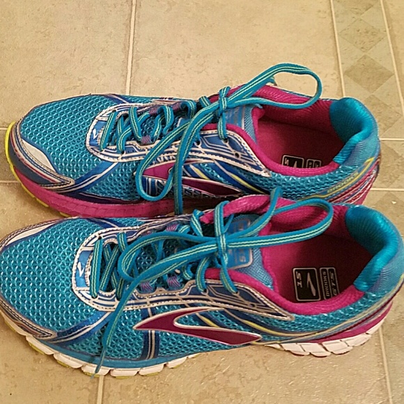 Brooks adrenaline size 10