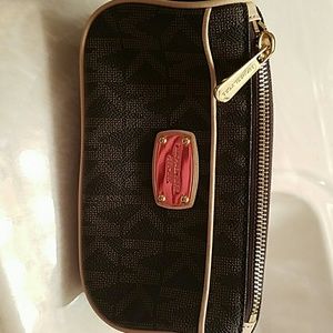 Michael kors cosmetic bag