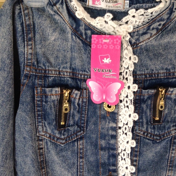 Girls Jean jacket with lace trim NWT, NEW PRICE - Picture 2 of 4