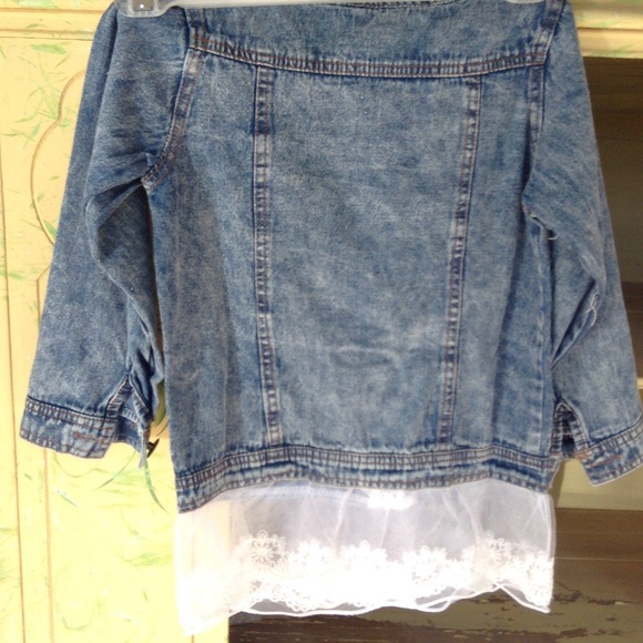 Girls Jean jacket with lace trim NWT, NEW PRICE - Picture 4 of 4