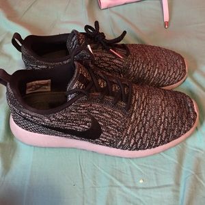 Nike flyknit roshe run