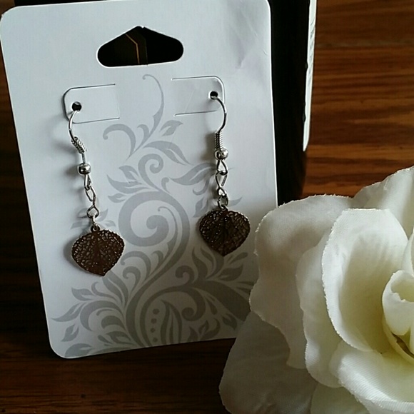 Beautiful handmade earrings! - Picture 2 of 3