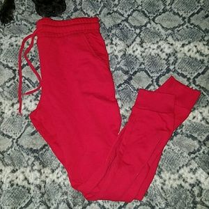 RED JOGGERS