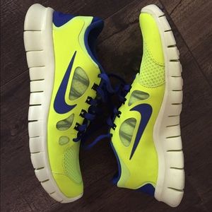 Nike free runs