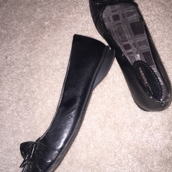 Black Flats. Great shape! MM material.🚫FINAL MD🚫 - Picture 2 of 3