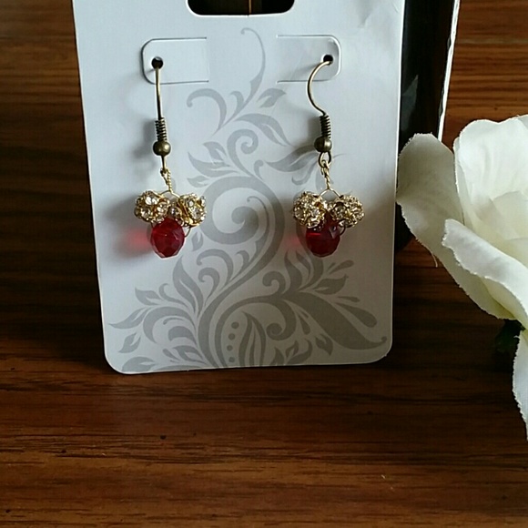 Beautiful handmade earrings! - Picture 1 of 3