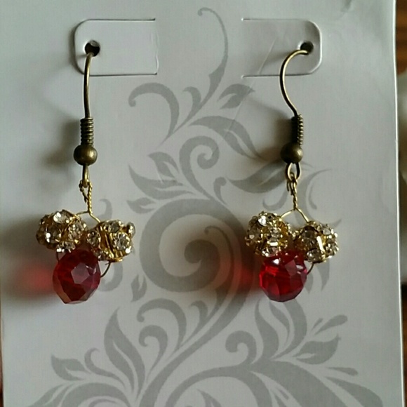 Beautiful handmade earrings! - Picture 3 of 3