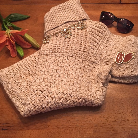 ❗️SALE❗️💥🆕 Tan Knot Cowl Neck Emma James Sweater