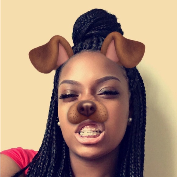 Meet your Posher, Yasmine