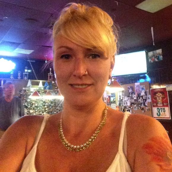 Meet your Posher, Naomi - Picture 1 of 1