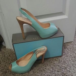 Guess teal heels