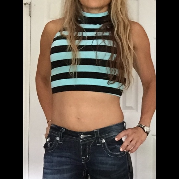 Sleeveless crop top