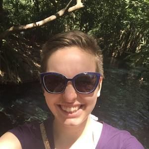 Meet your Posher, Danielle