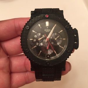 Oversize Guess watch