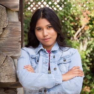 Meet your Posher, Anahi