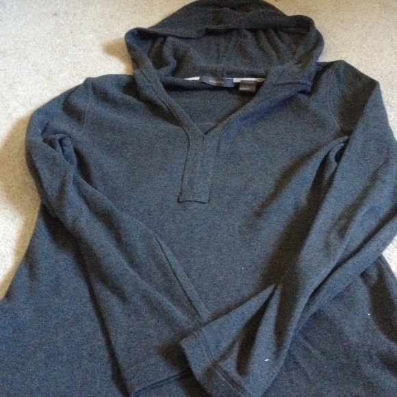 Liz Claiborne gray sweater with hood