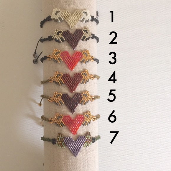 ✨HP✨Gorgeous Hand Made Corazon Con Alas Bracelet - Picture 5 of 6