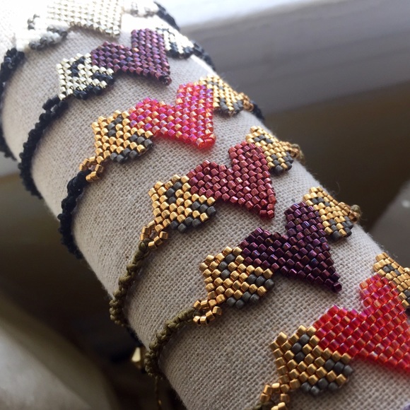 ✨HP✨Gorgeous Hand Made Corazon Con Alas Bracelet - Picture 4 of 6