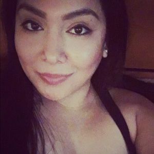 Meet your Posher, Cynthia