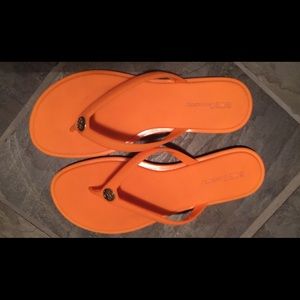 BCBG flip flops