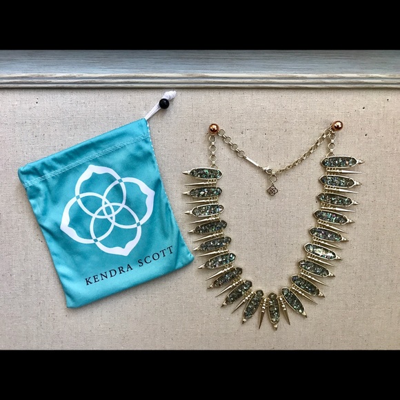 Kendra Scott Gwendolyn necklace