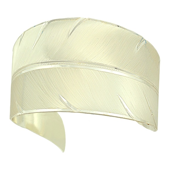 Montana Silversmiths Feather Cuff