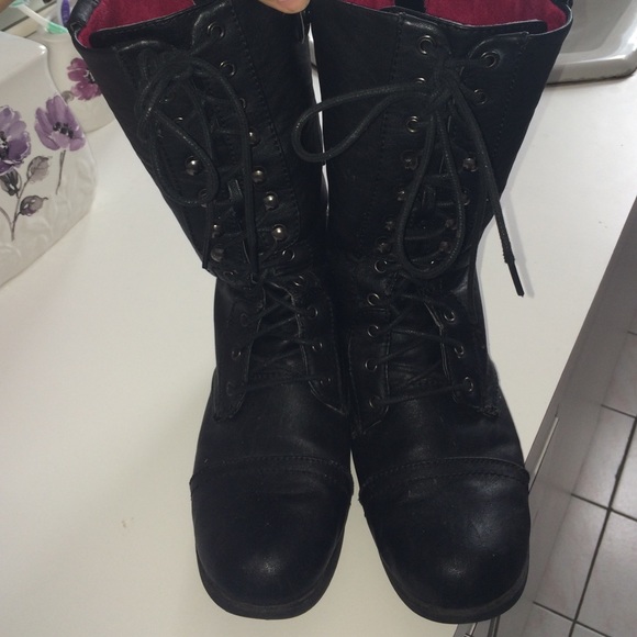 Combat boots