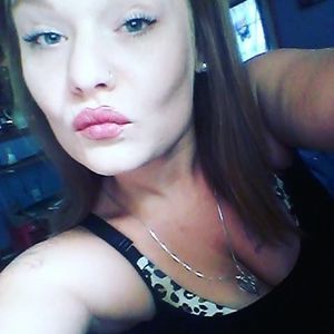 Meet your Posher, Adrianne