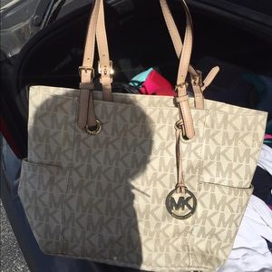 Michael kors tote