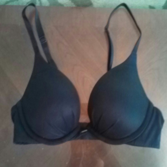 Victoria's Secret Plunge bra size 32B