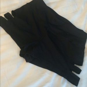 ✨Cute cutout yoga shorts✨