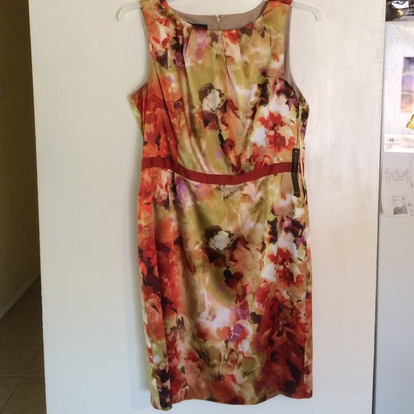Beautiful floral dress size 14