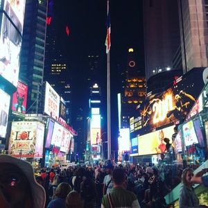 Meet your Posher, Dominique