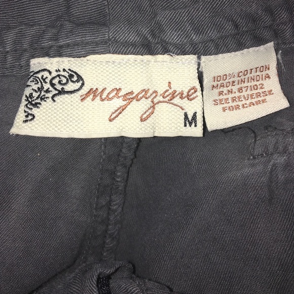 Magazine shorts size medium - Picture 3 of 3