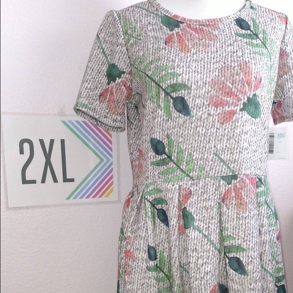 NWT Lularoe Amelia Floral Sweater Print 2XL