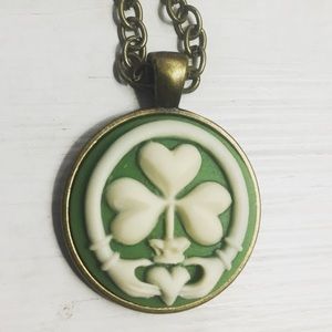 Irish Clover St Patrick's Claddaugh Green Necklace