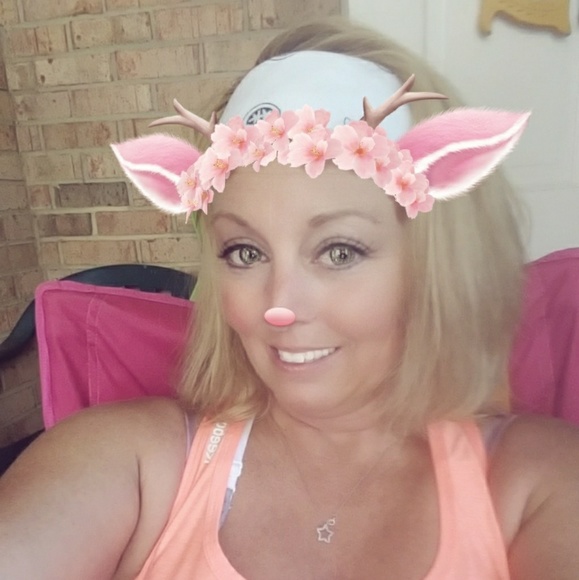 Meet your Posher, Carissa - Picture 5 of 8