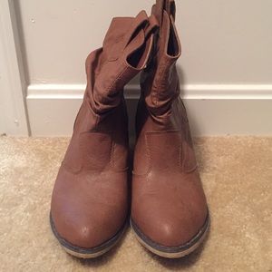 Charles Albert ankle boots 1.5 inch heel