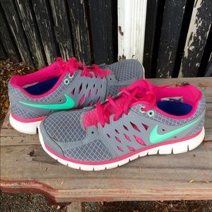 NIKE Flex Run Sneaker FREE cushioned insole size 9