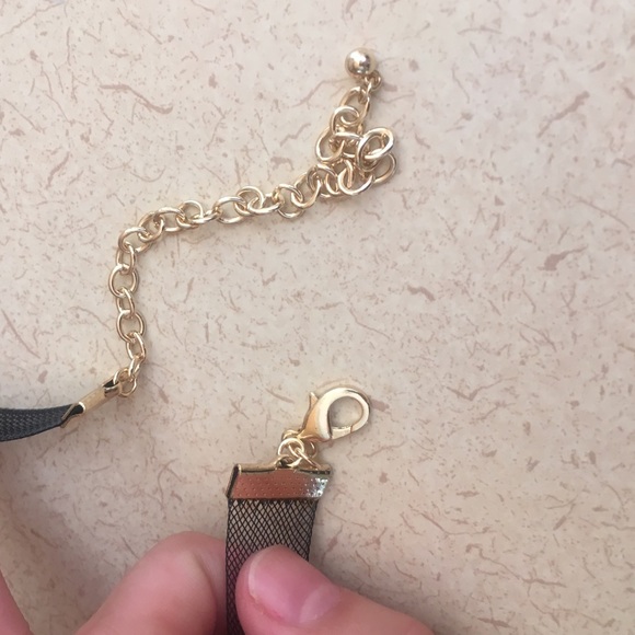 • Black Mesh Choker  • - Picture 3 of 4