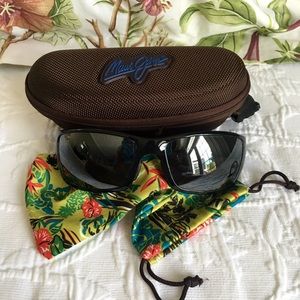 Maui Jim Canoes (Men's)