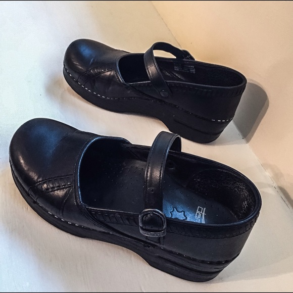 Dansko Black Professional Clogs sz 7.5 or 8