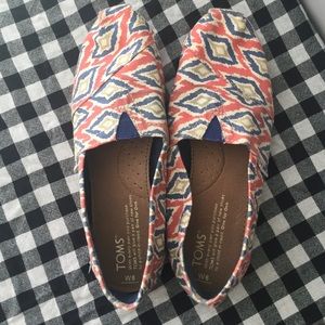🔹TOMS🔹 shoes size W6