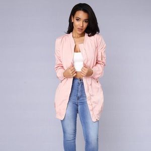 "All eyes on me" flight jacket in BLUSH
