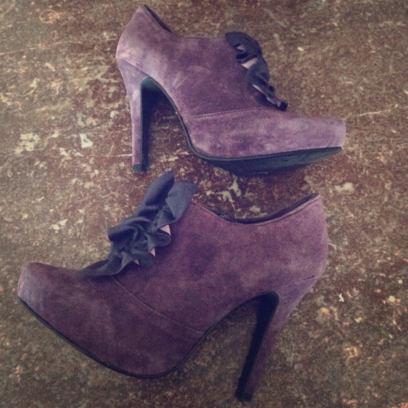 Dollhouse Booties Purple suede size 6