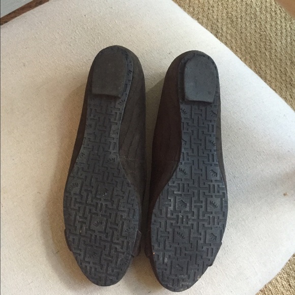 Elaine Turner brown suede flats - Picture 3 of 4