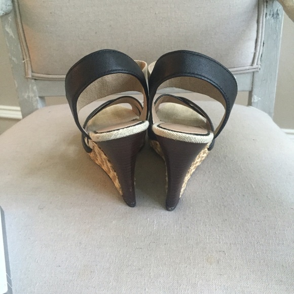 Tommy Bahama Wedges - Picture 2 of 3